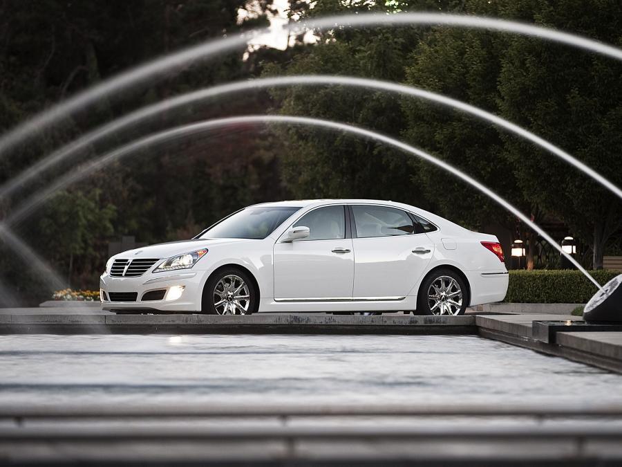  Hyundai Equus 2010 года  (US) (фото 16 из 68)